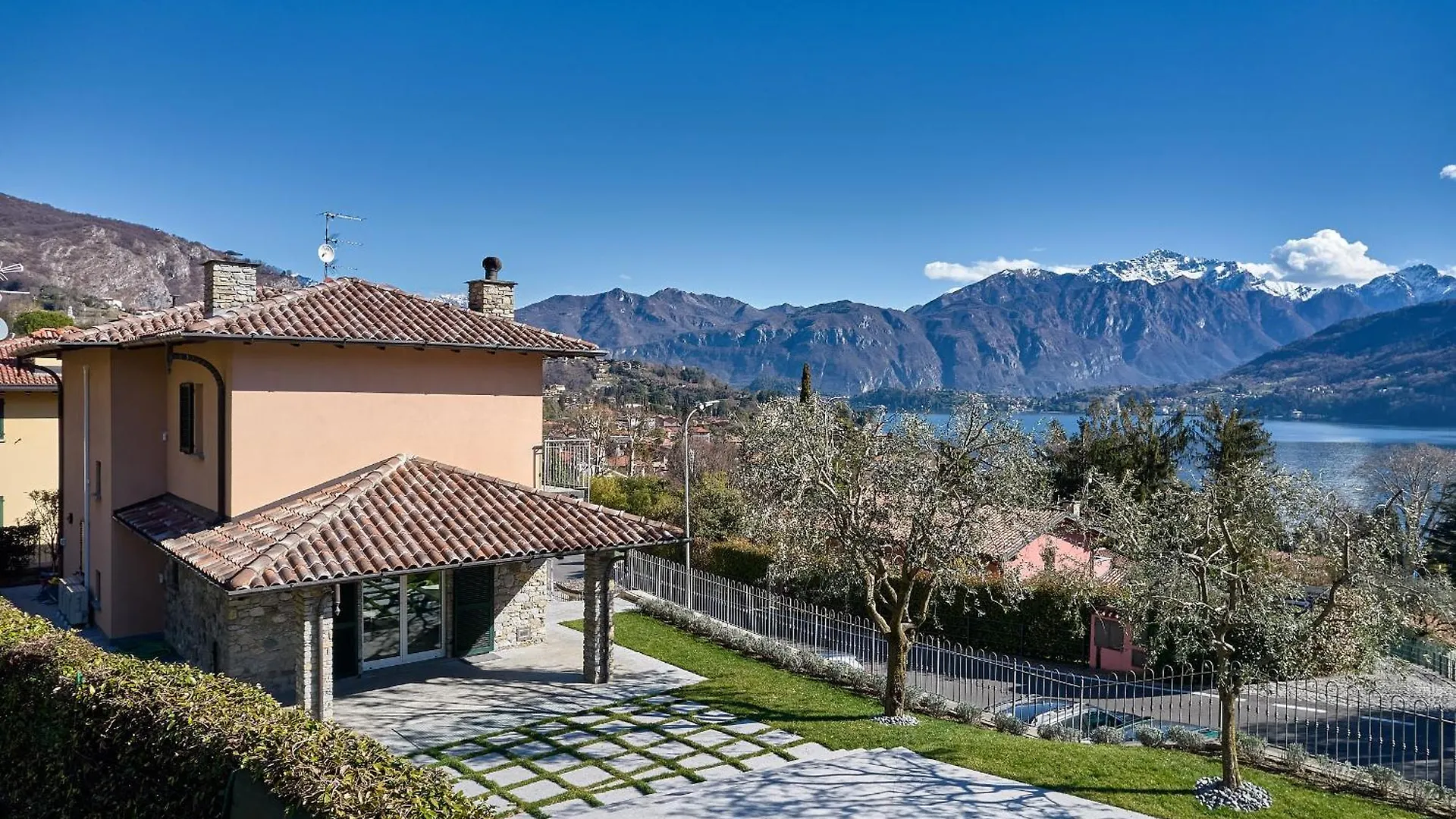 Villarnona Lake Como Mezzegra Villa